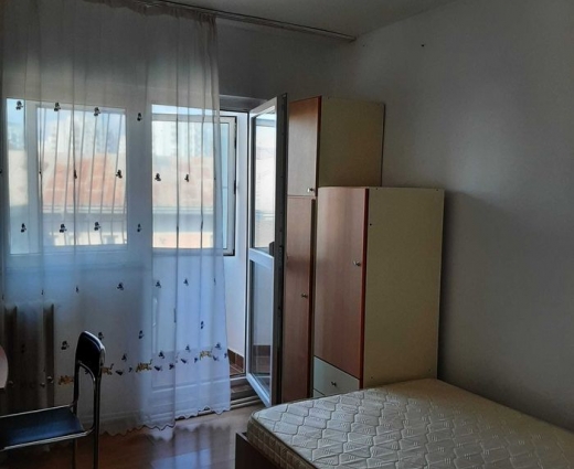 De inchiriat ! Apartament cu trei camere situat in zona Hala Centrala